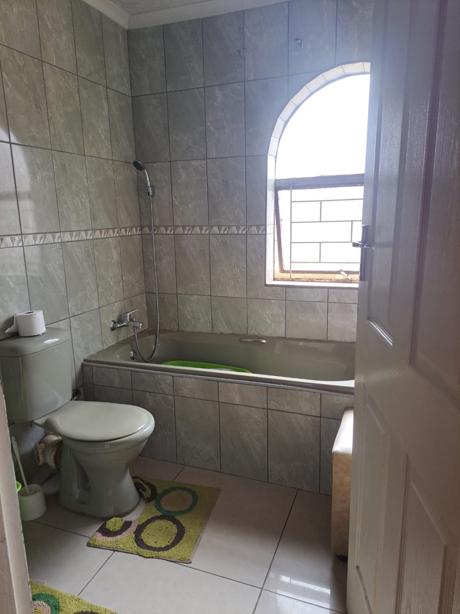 3 Bedroom Property for Sale in Thabong Free State
